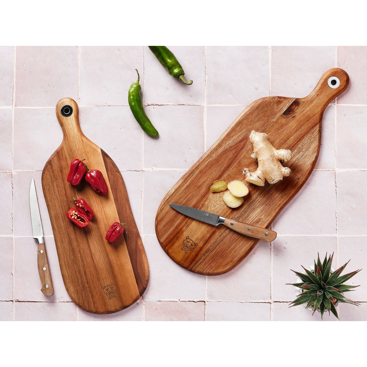 Lot de 1 planches en bois, NUDE bois vernis, BJORN