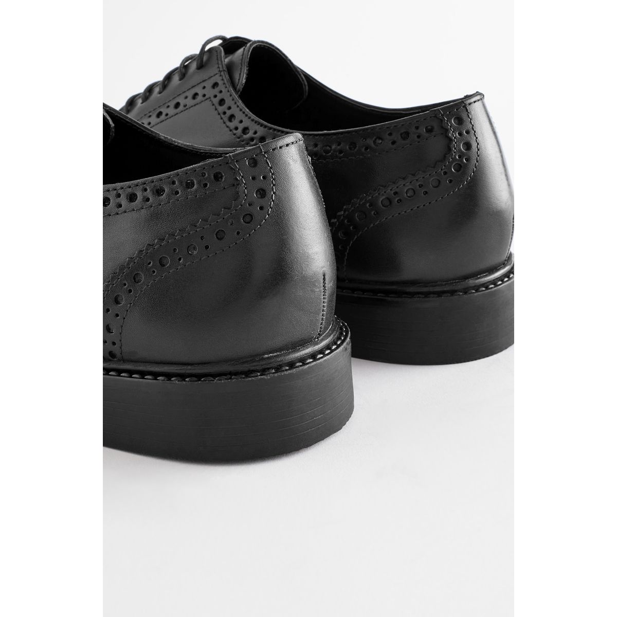 Chaussures richelieu en cuir noir, NEXT