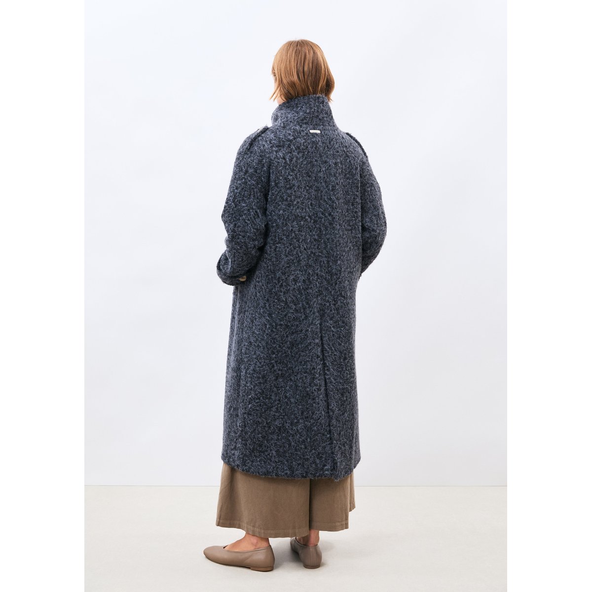 Manteau long col montant en bouclette bleu orage, HUMILITY