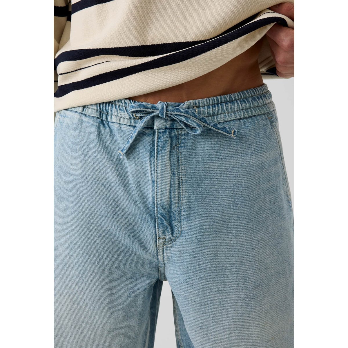 Short En Denim bleu clair, GUESS