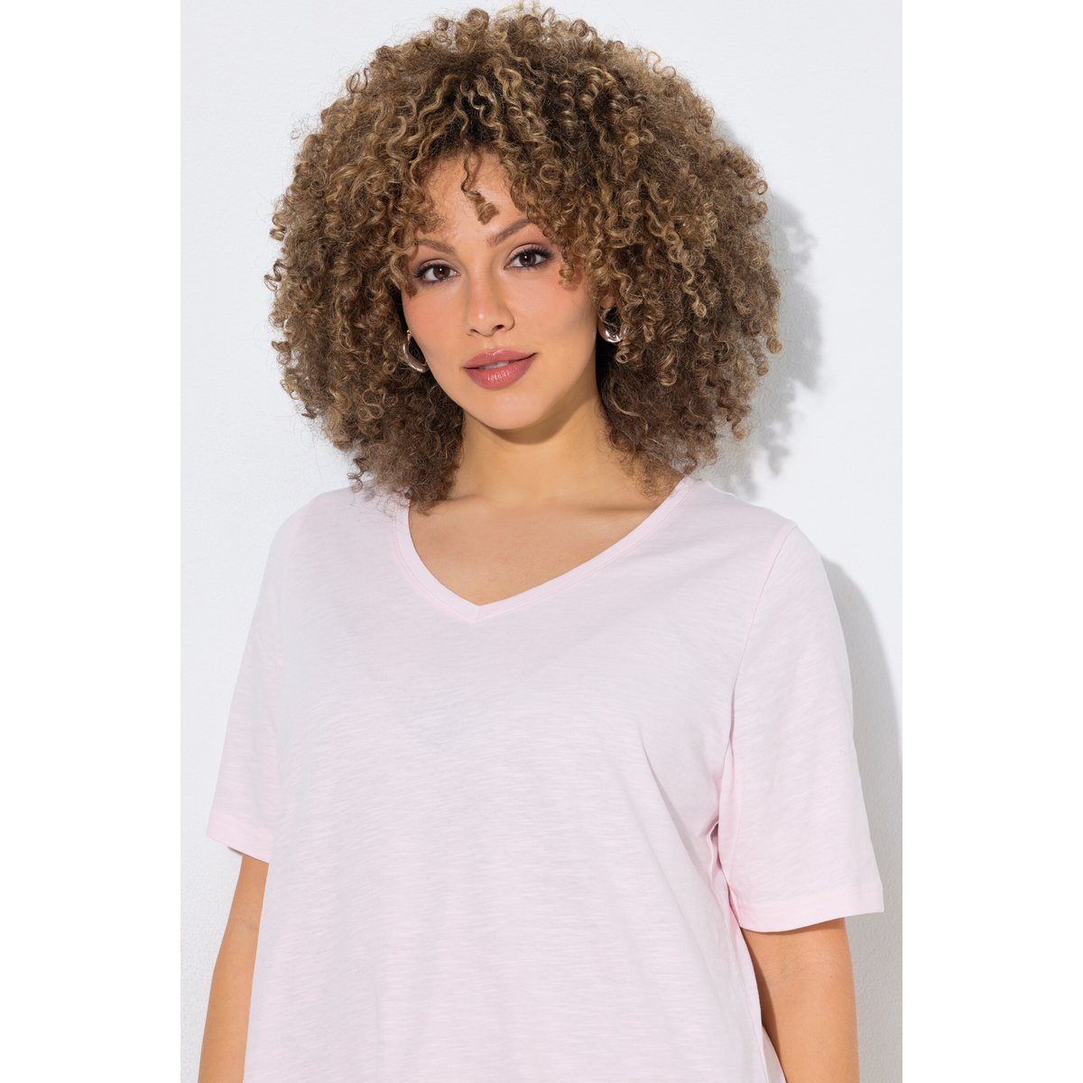 T-shirt avec décolleté en V et rose tendre, ULLA POPKEN