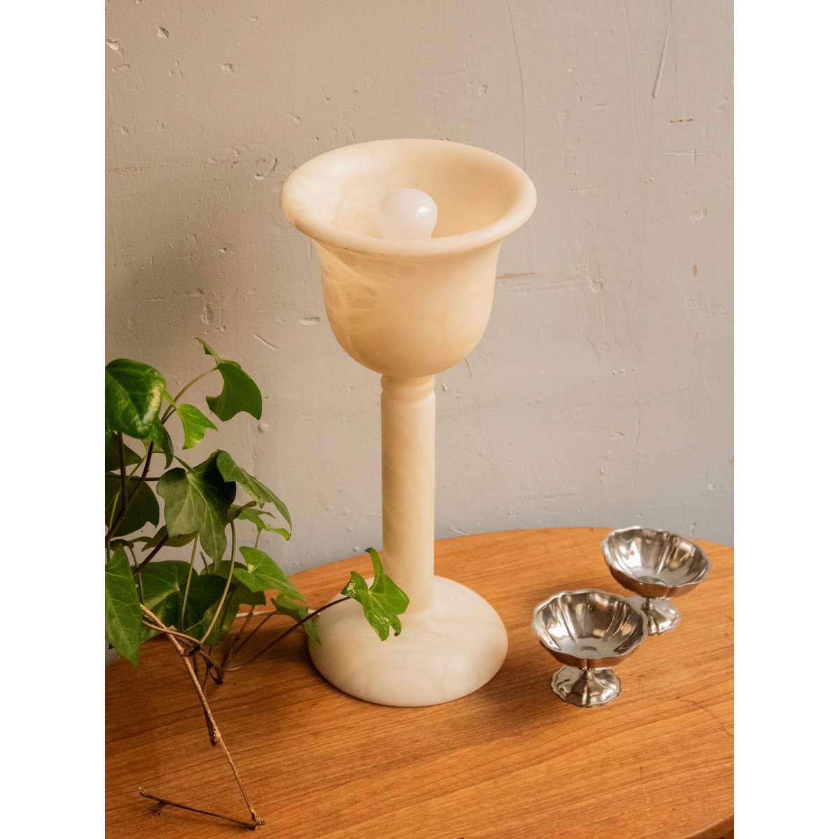 Lampe en albâtre unique Julia N°976 - Bon état blanc, DEBONGOUT