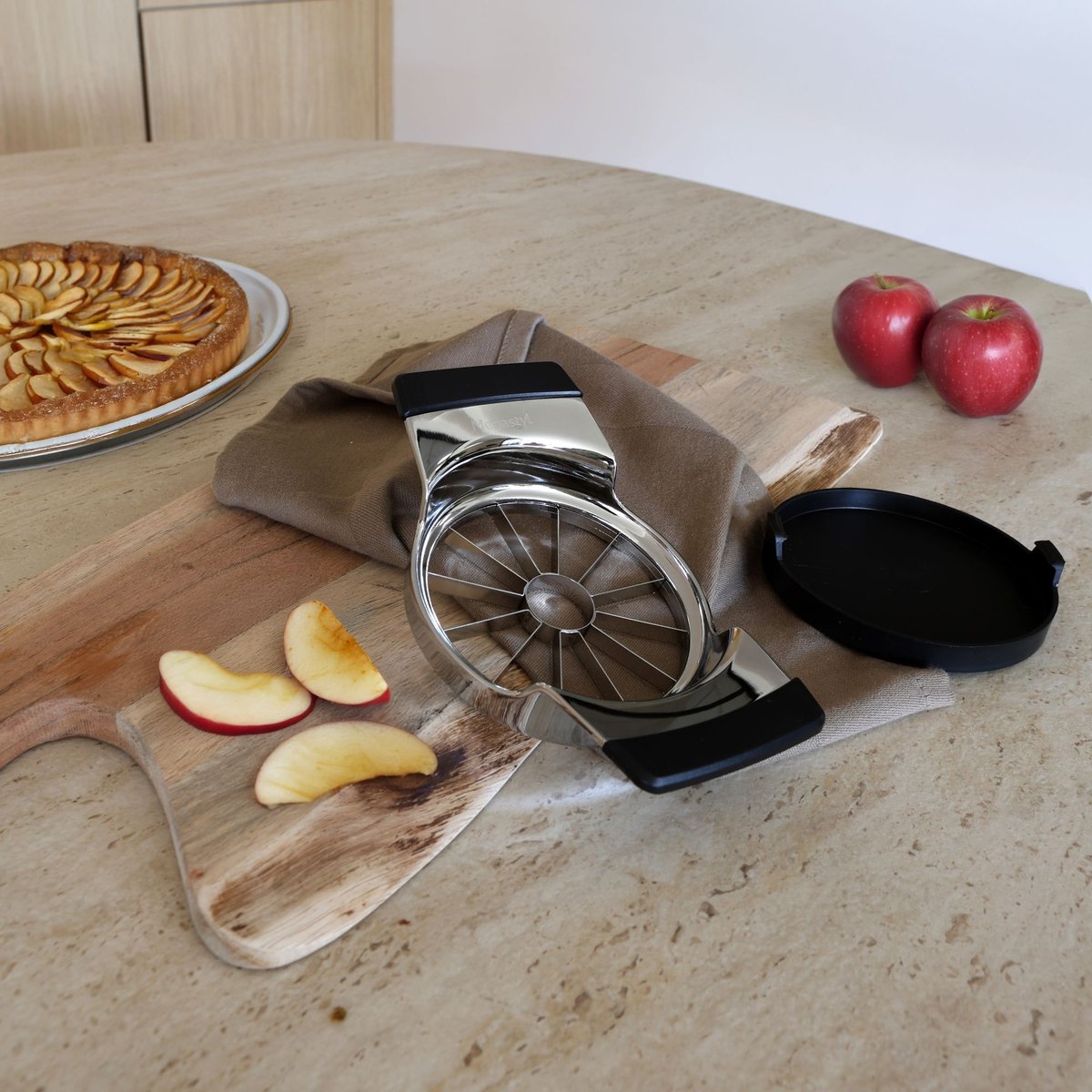 Coupe pomme en acier inoxydable, DELUXE inox-noir, MENASTYL
