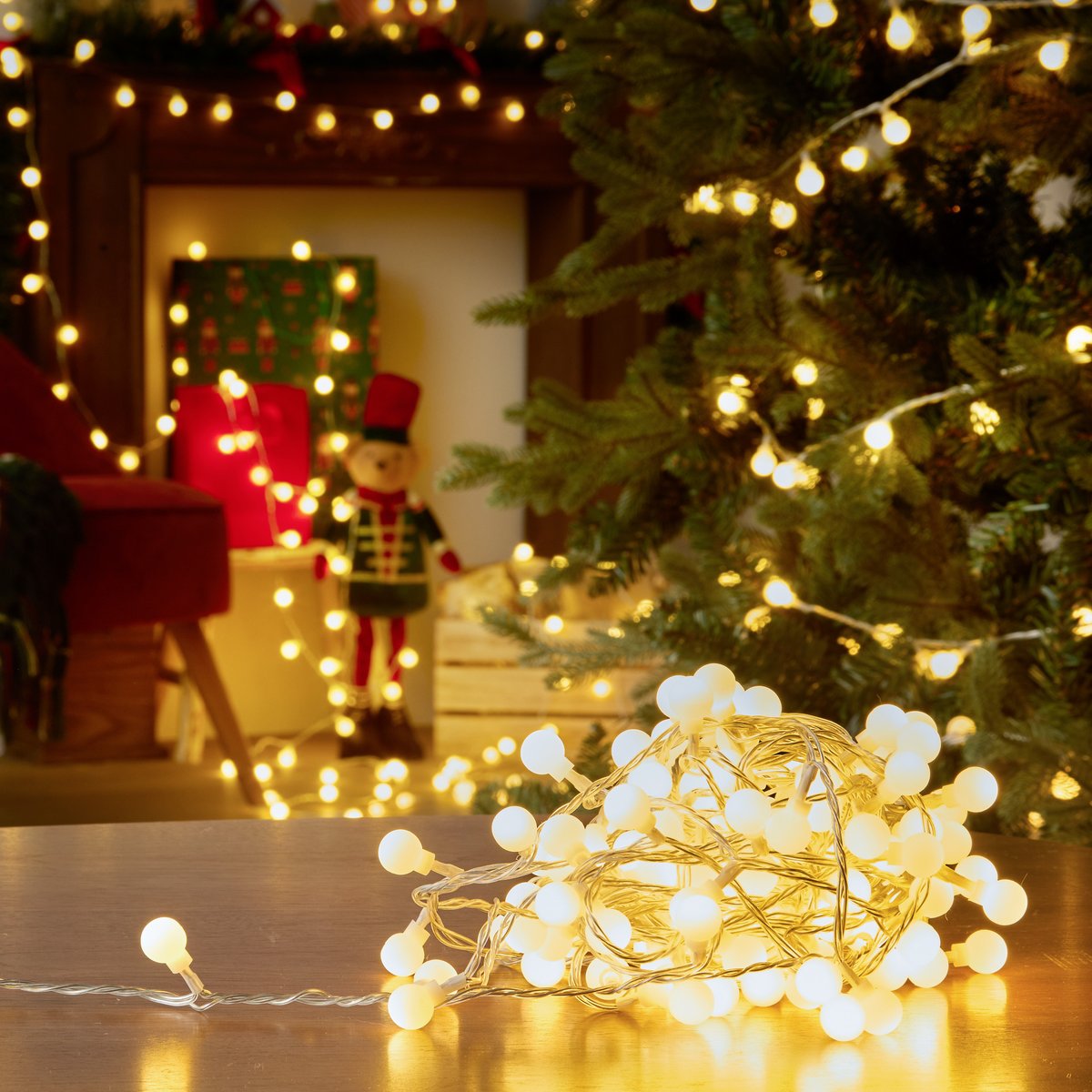 Guirlande lumineuse boules d'extérieur 17,5 m 233 LED rouge, vert et blanc chaud 13 fonctions sur secteur blanc chaud, FEERIC LIGHTS & CHRISTMAS