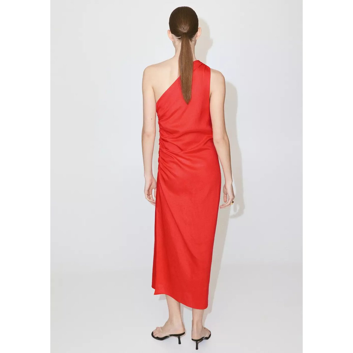 Robe asymétrique froncée orange, MANGO