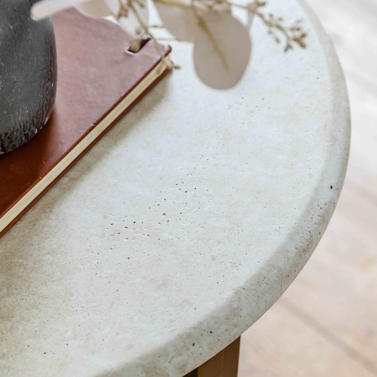 Mora Faux Travertine Side Table white marble, ÉDITÉ