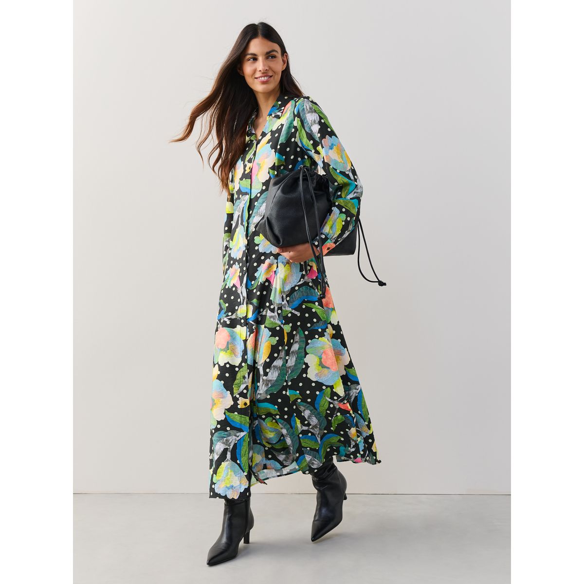 Robe chemise mi-longue à manches longues noir/multi-fleurs, NEXT