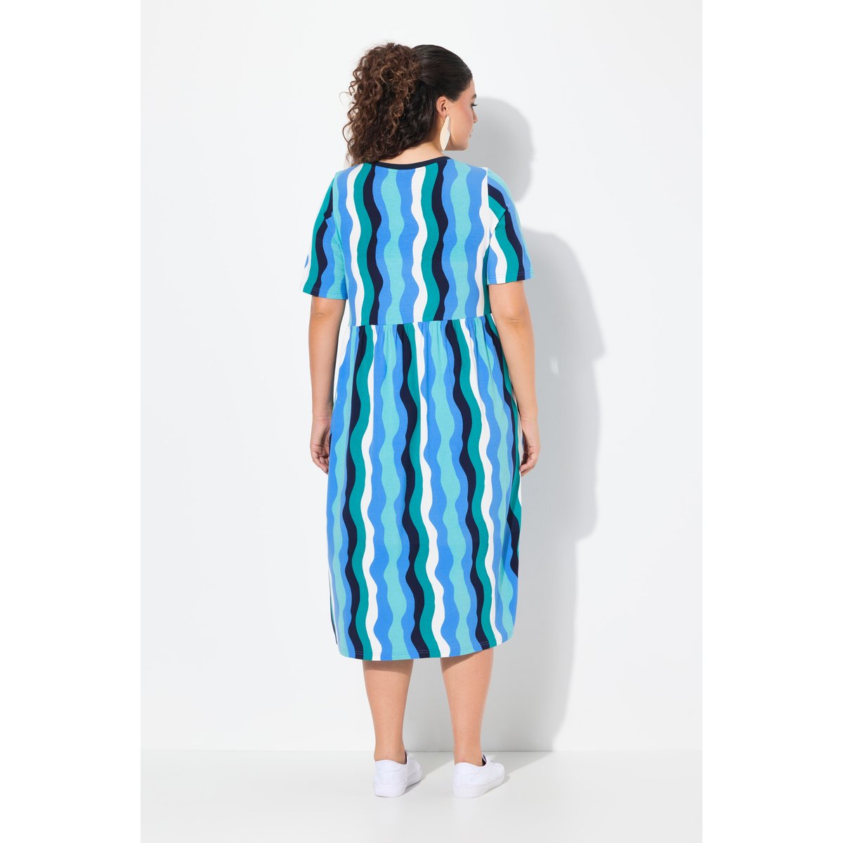 Robe midi, motif vagues. Manches courtes aqua foncé, ULLA POPKEN