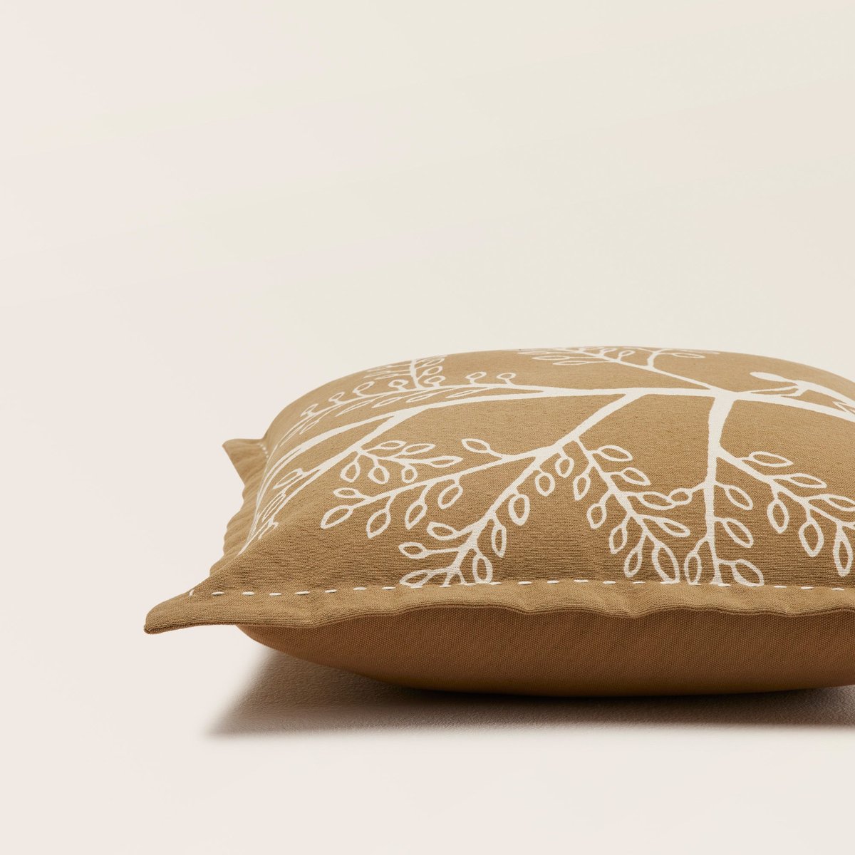 Housse De Coussin en Coton imprimé, finition volant plat KANAN marron et écru, MADURA