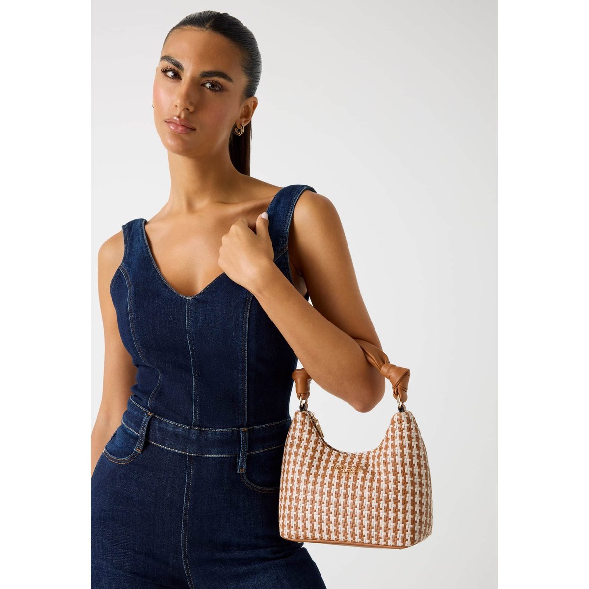 Mini Sac Hobo Mirema Tressé marron multi, GUESS