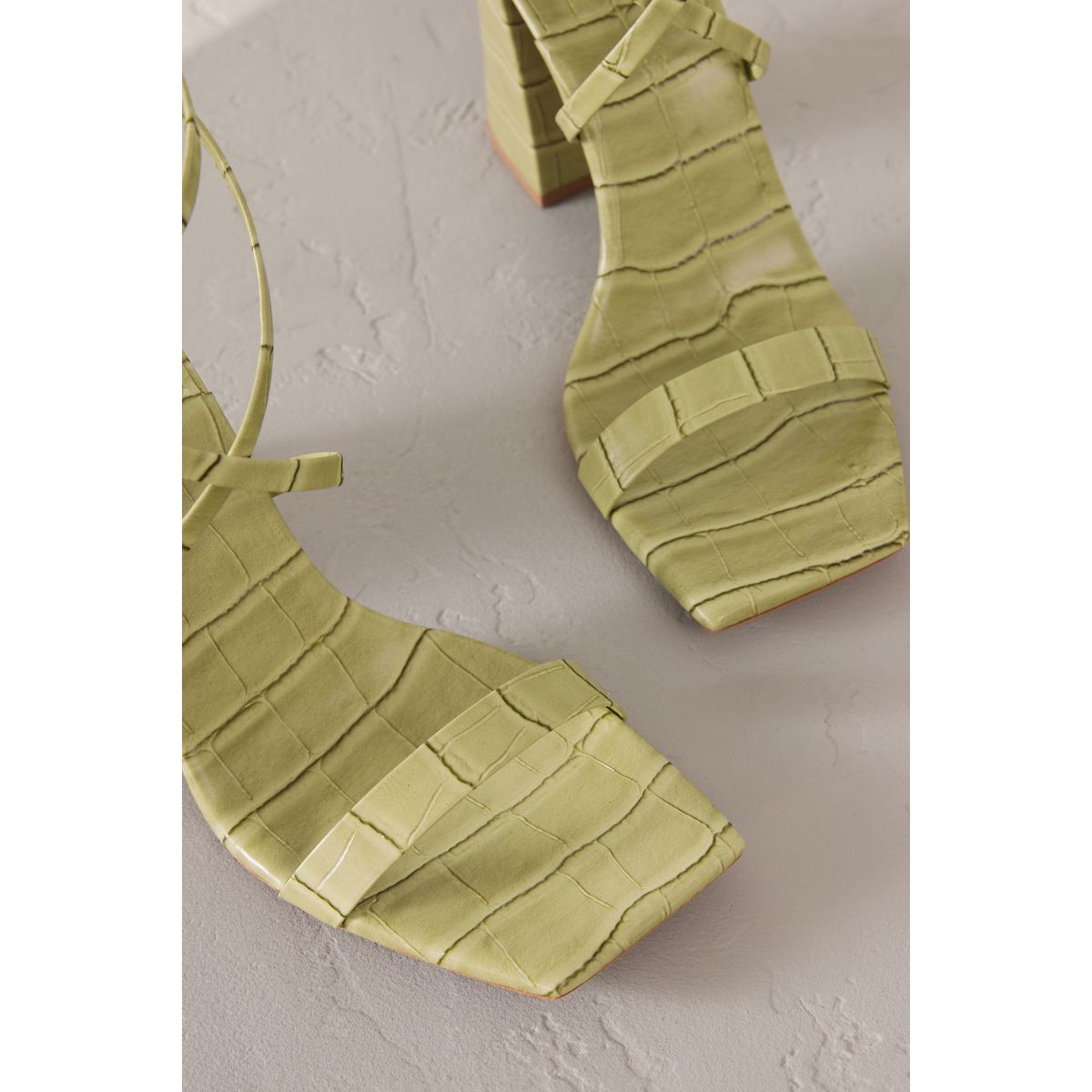 Sandales premium à brides et talon carré vert, NEXT