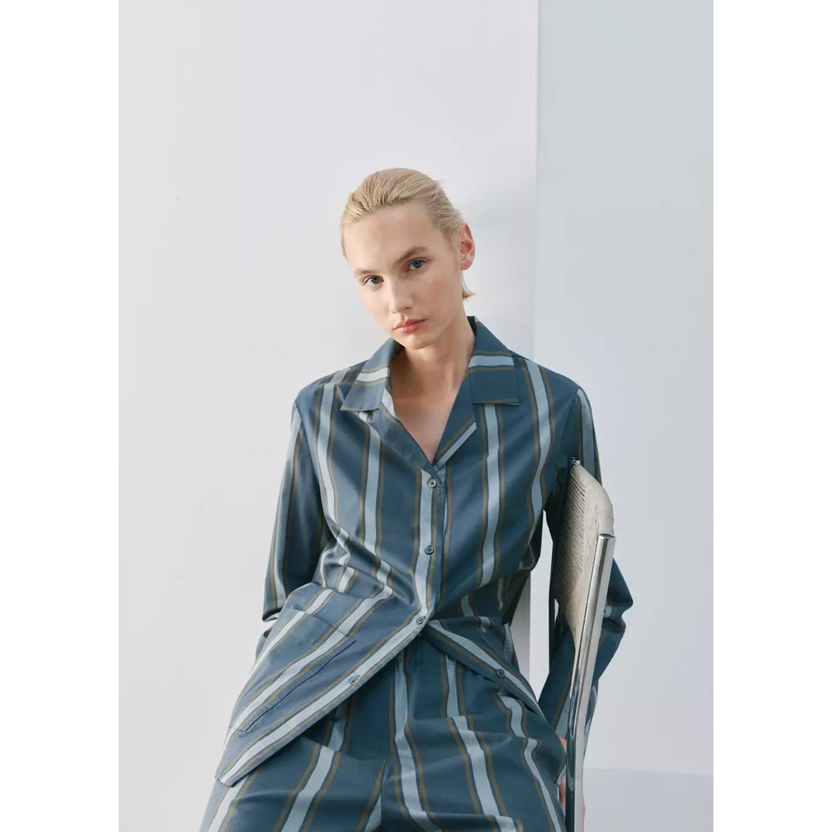 Chemise de pyjama à manches longues motifs rayés turquoise, MANGO