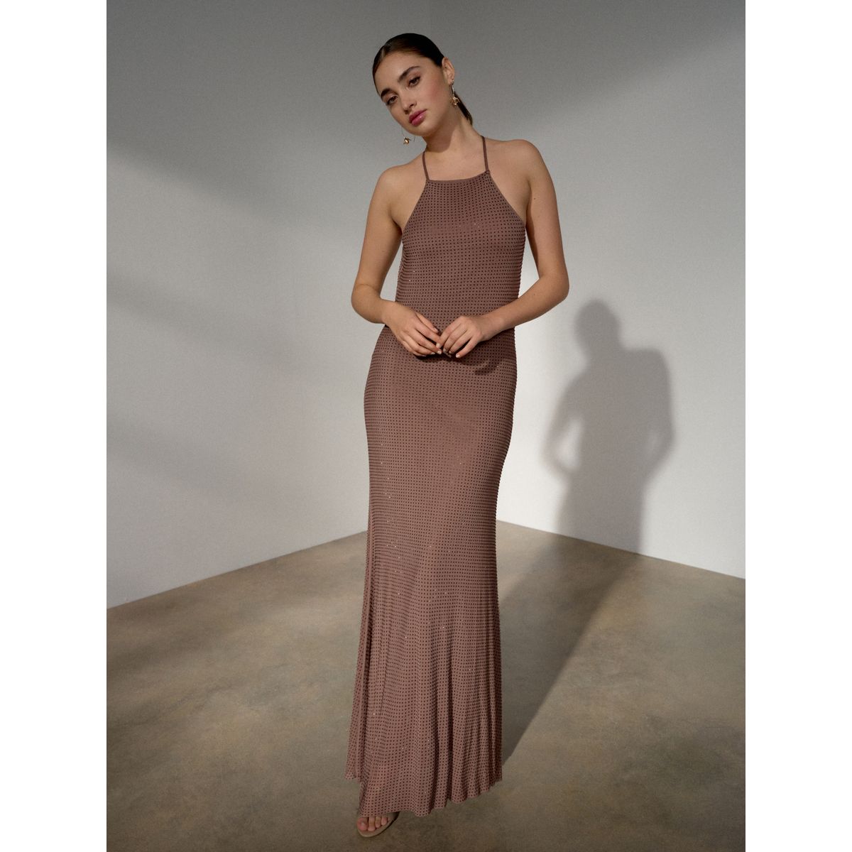 Robe longue avec dos bénitier et strass marron chocolat, NEXT