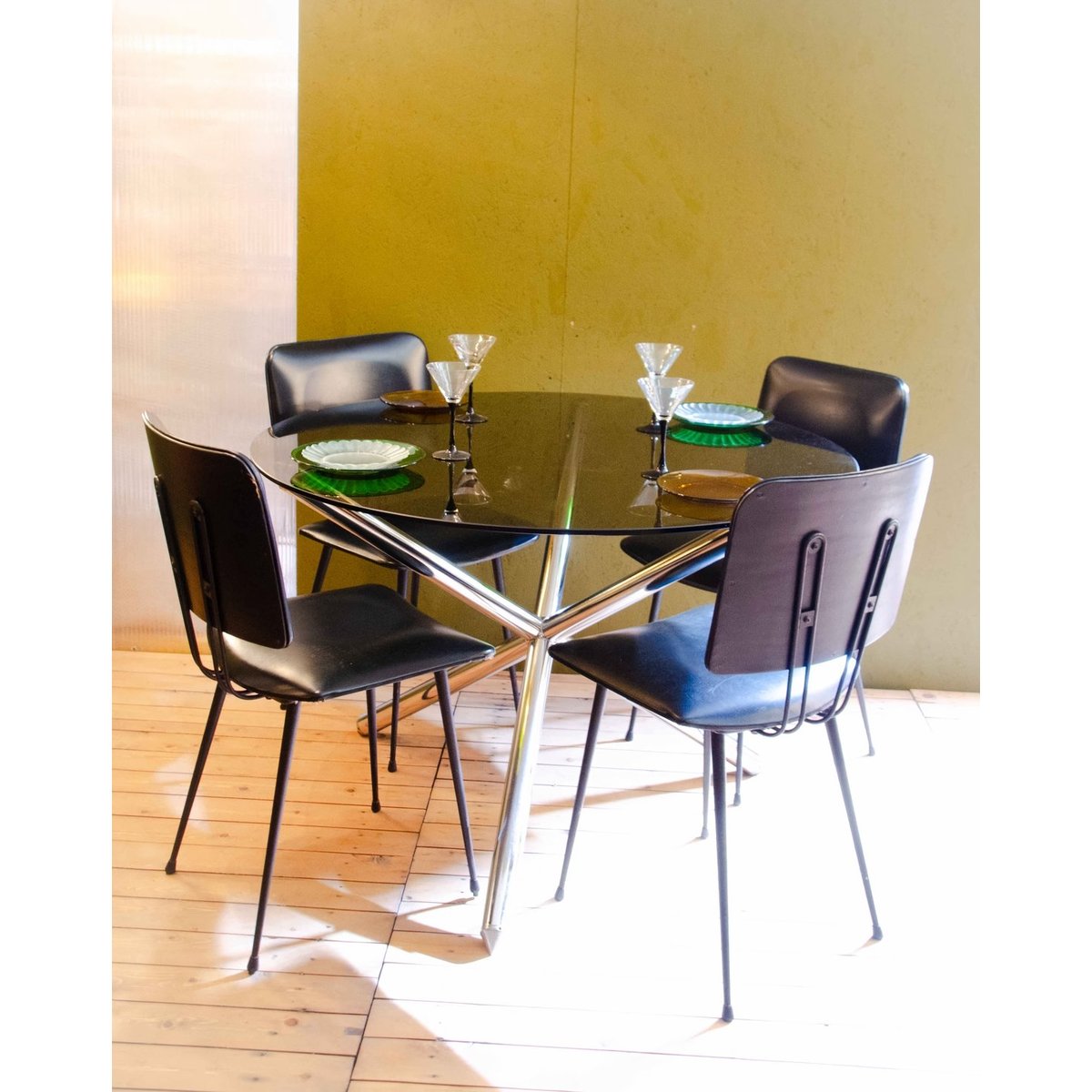 Table à manger en chrome et vert fumé Karla N°1255 - Bon état fumé, DEBONGOUT