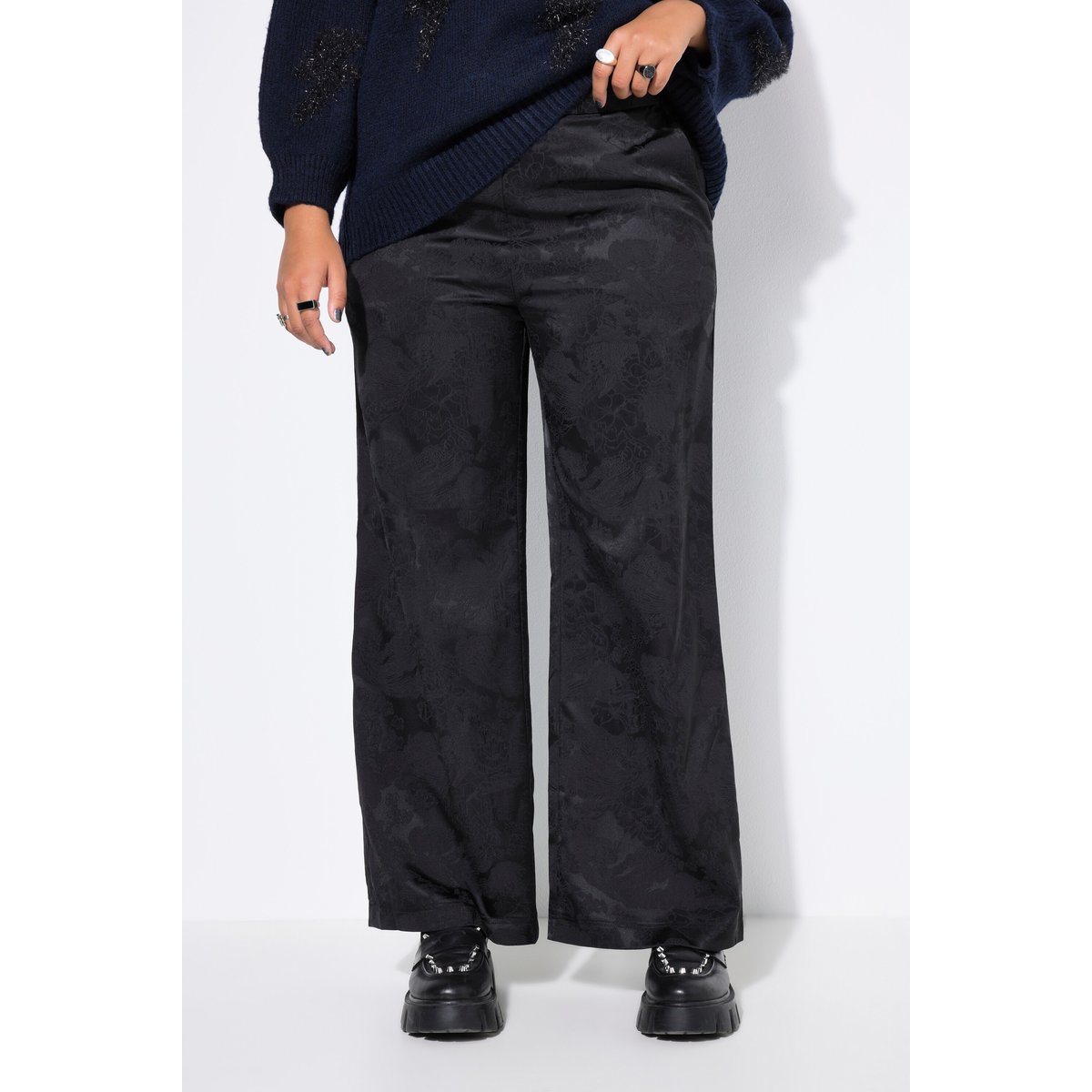 Pantalon en crêpe jacquard, motif à fleurs noir, STUDIO UNTOLD