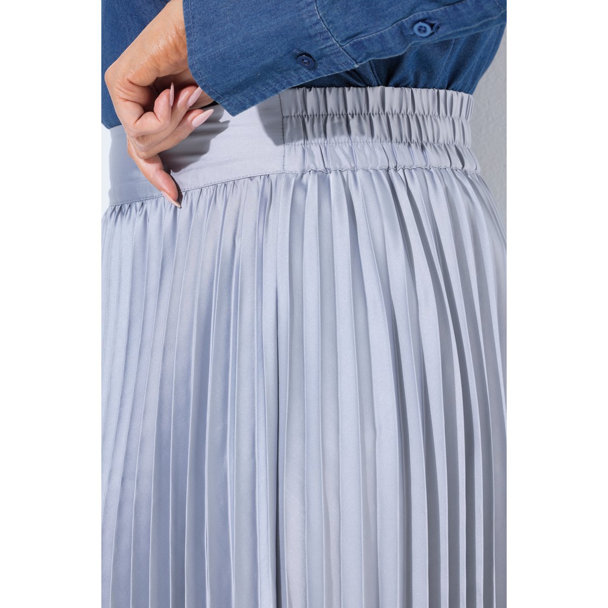 Jupe plissée en satin, coupe évasée gris roche, ULLA POPKEN