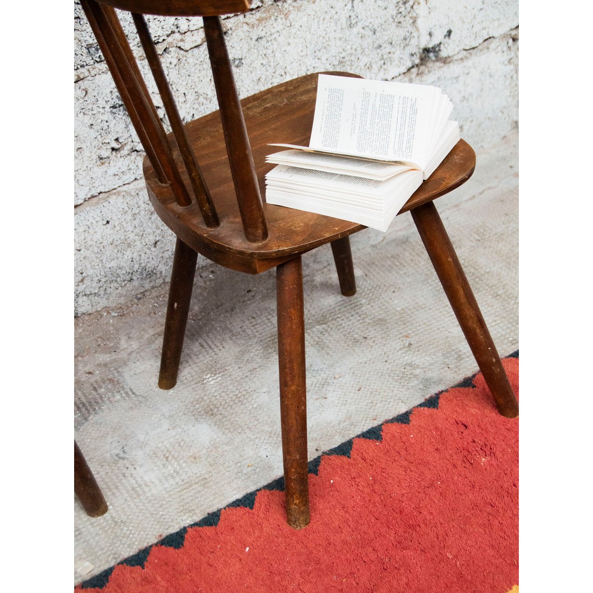 Paire de chaises en bois Alma N°731 - Bon état bois, DEBONGOUT