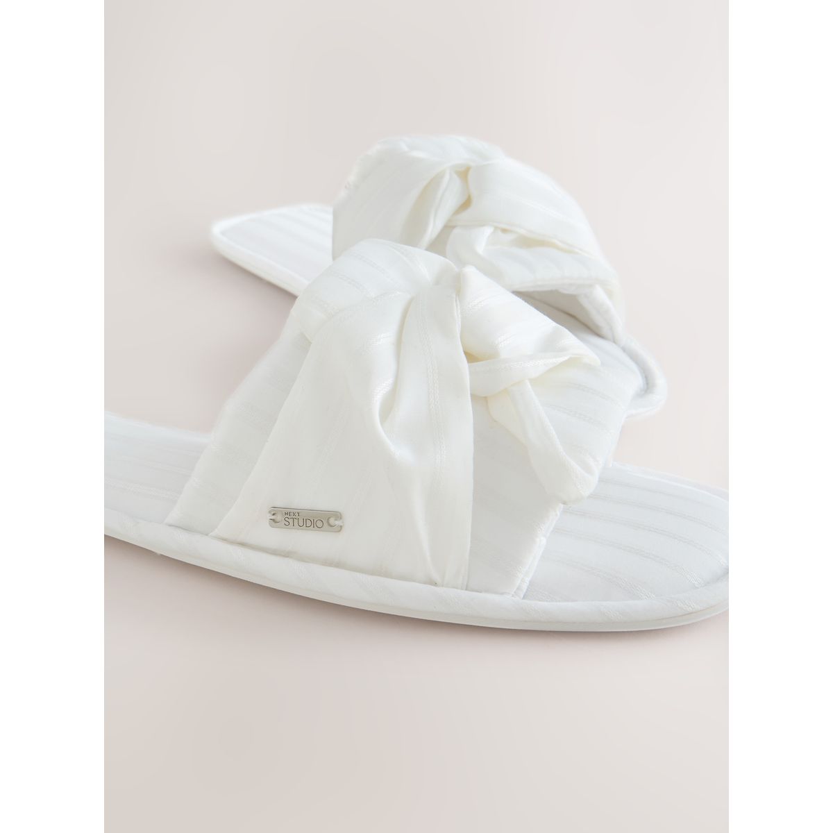 Chaussons mules à torsade blanc, NEXT