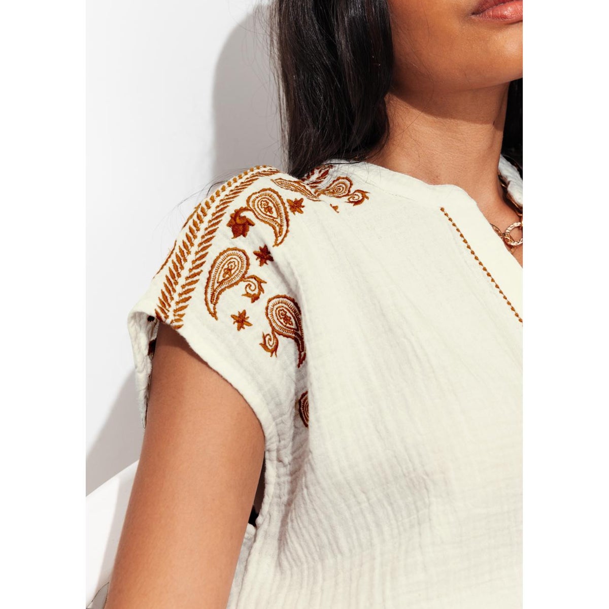 Blouse brodée en gaze de coton ecru, PROMOD