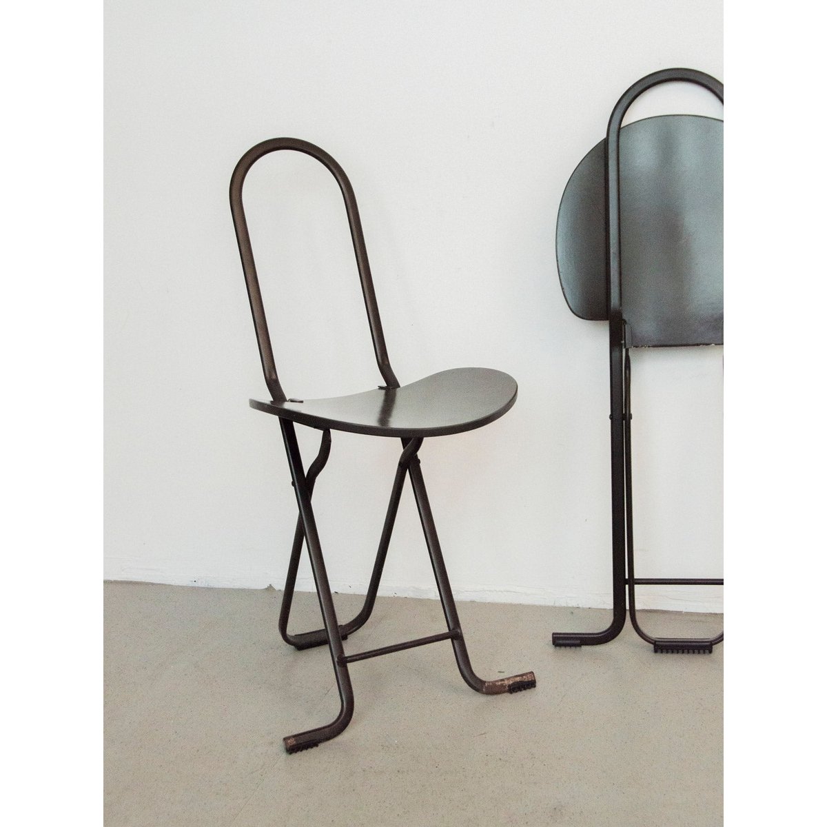 Lot de 2 chaises pliantes en métal Alma N°1298 - Bon état marron, DEBONGOUT