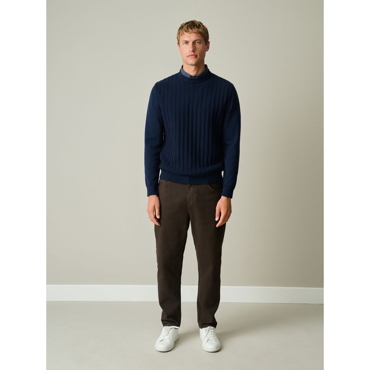 Pull standard en maille torsadée col chemise bleu marine, NEXT