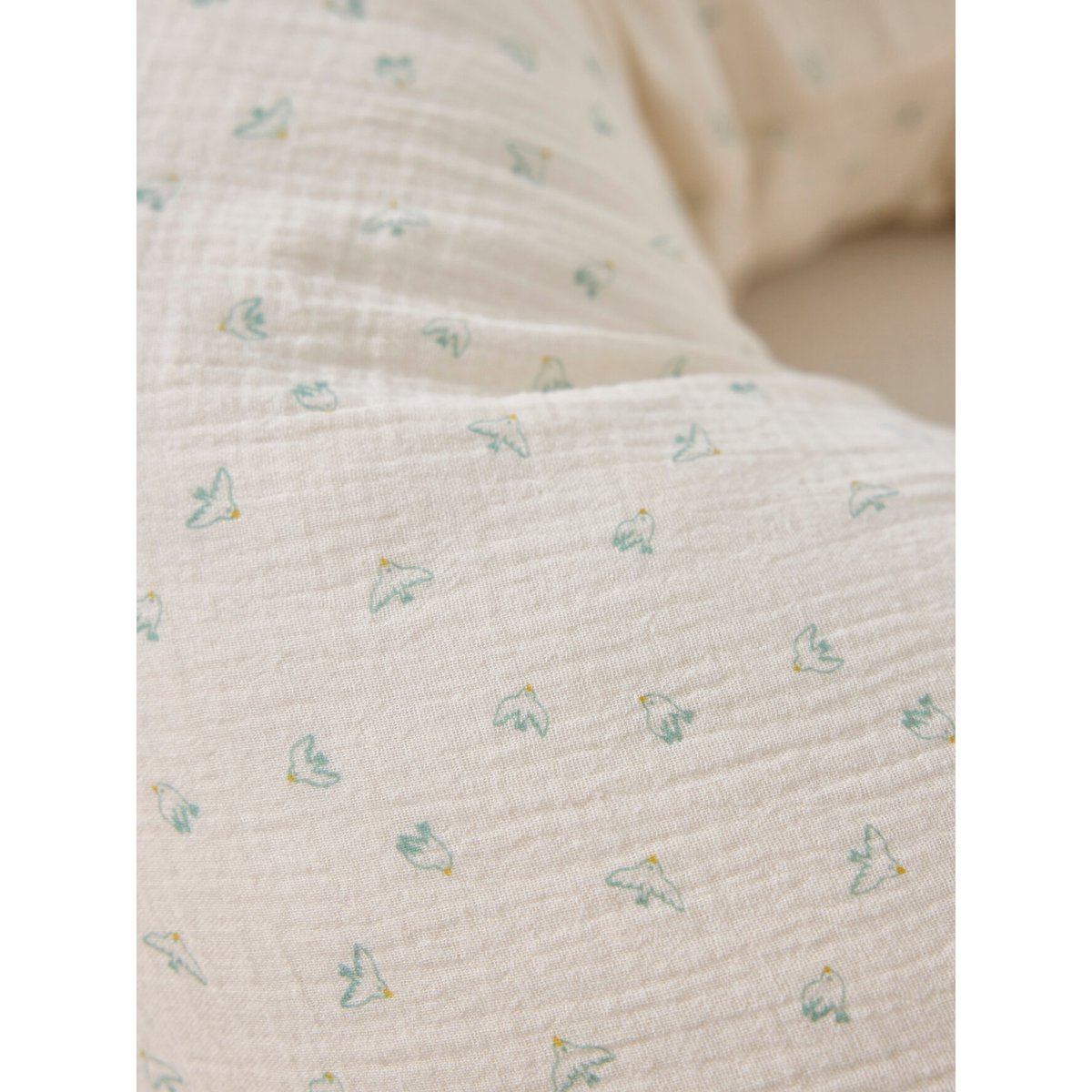 Coussin d'allaitement imprimé hirondelles, CYRILLUS