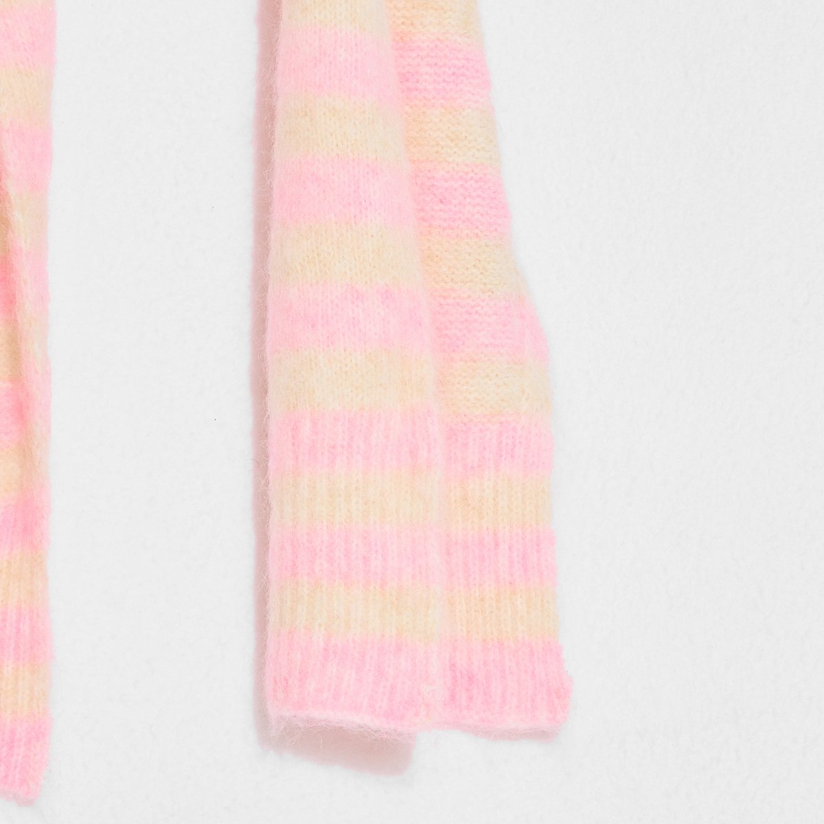 Écharpe rayée en maille rose, GRAIN DE MALICE
