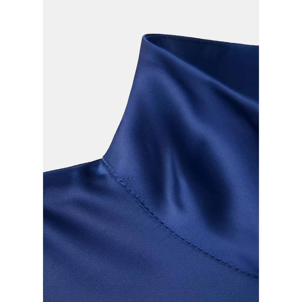 Robe satinée col montant bleu nuit, MANGO