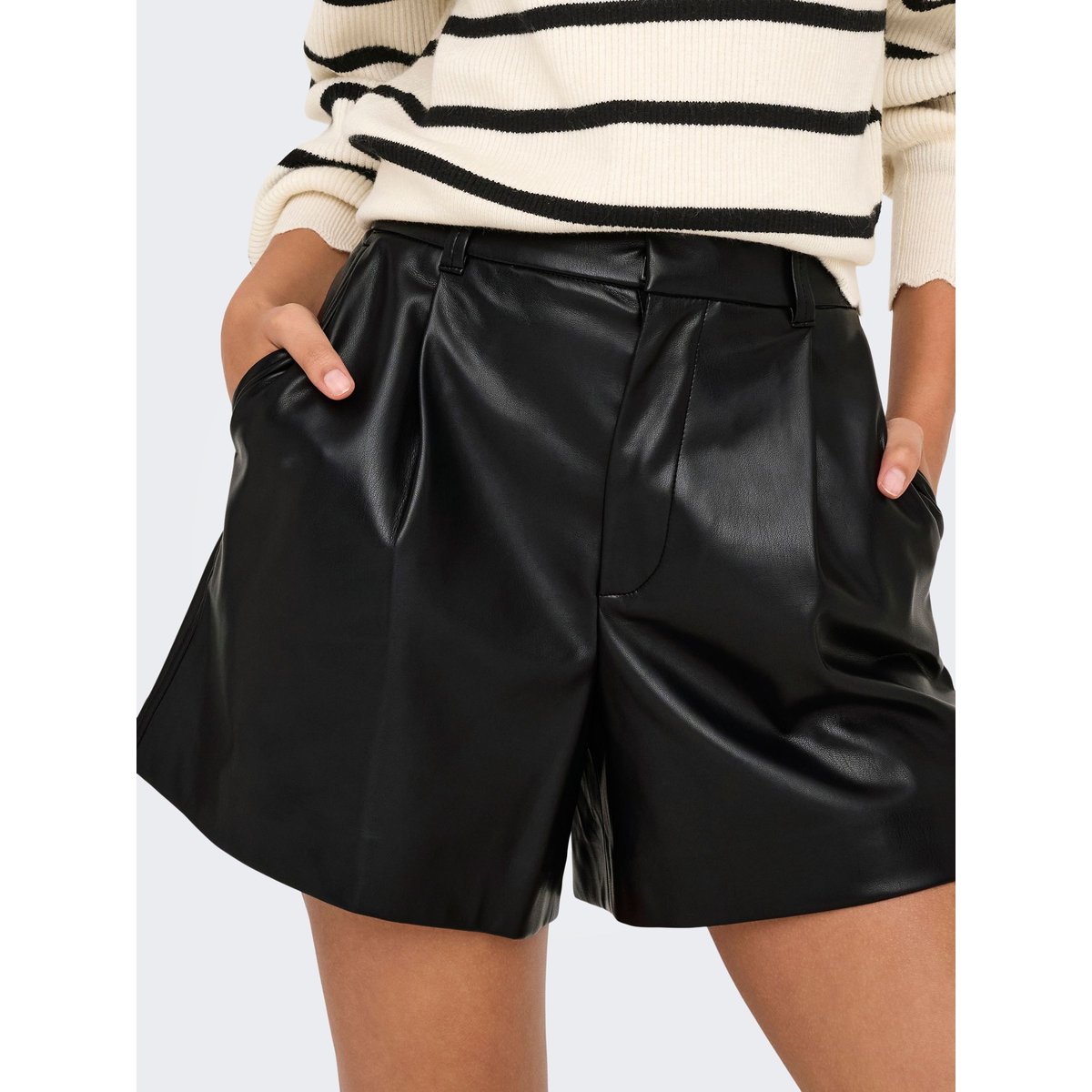 Short noire - black, ONLY