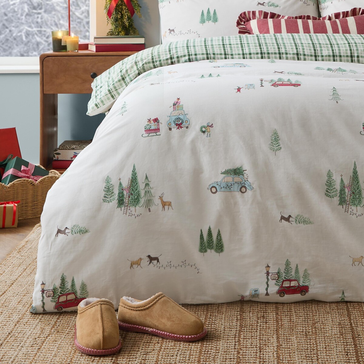Christmas Tree Lane 100% Cotton Duvet Cover and Pillowcase Set multi-coloured, WYLDER