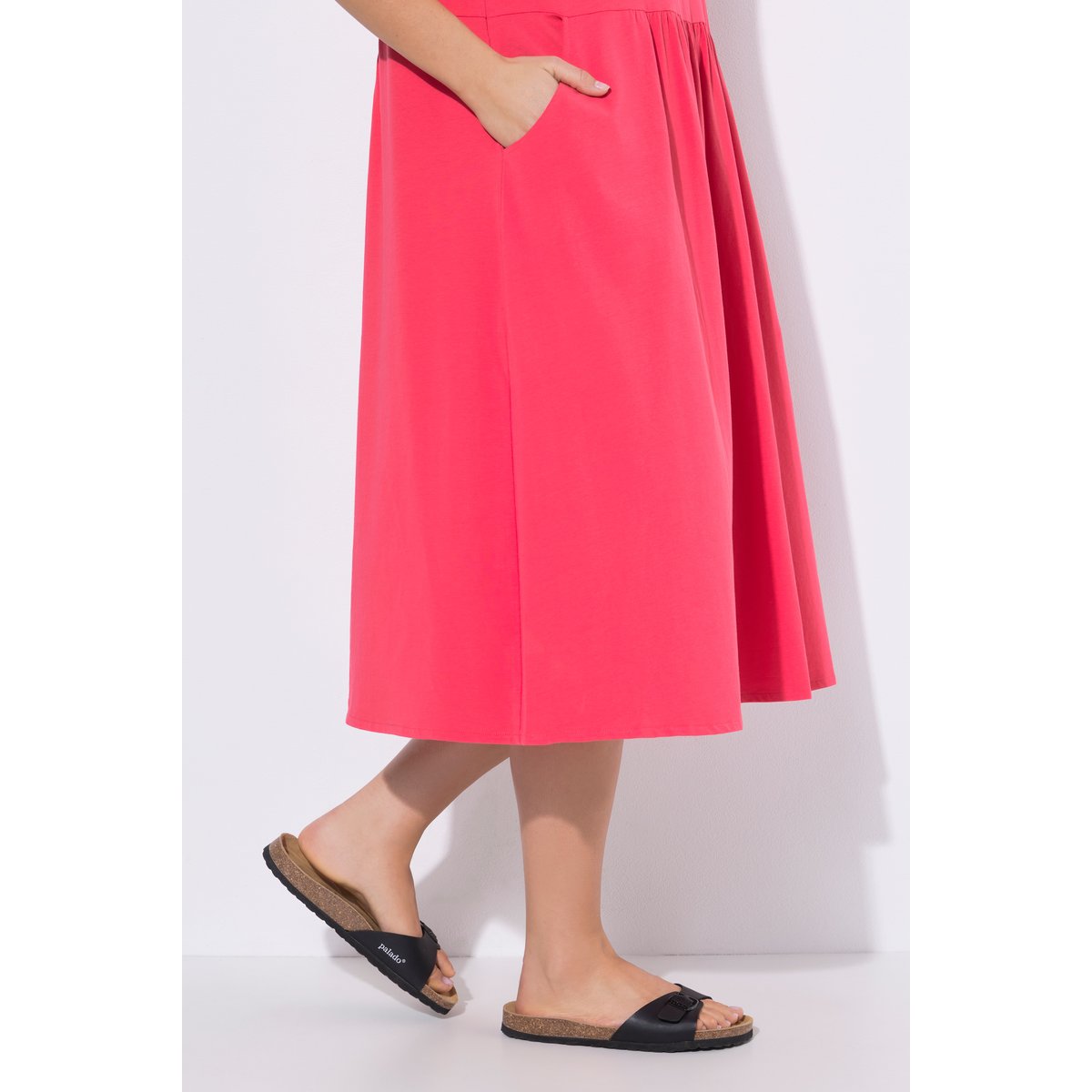Robe midi en jersey. Décolleté rose vif, ULLA POPKEN