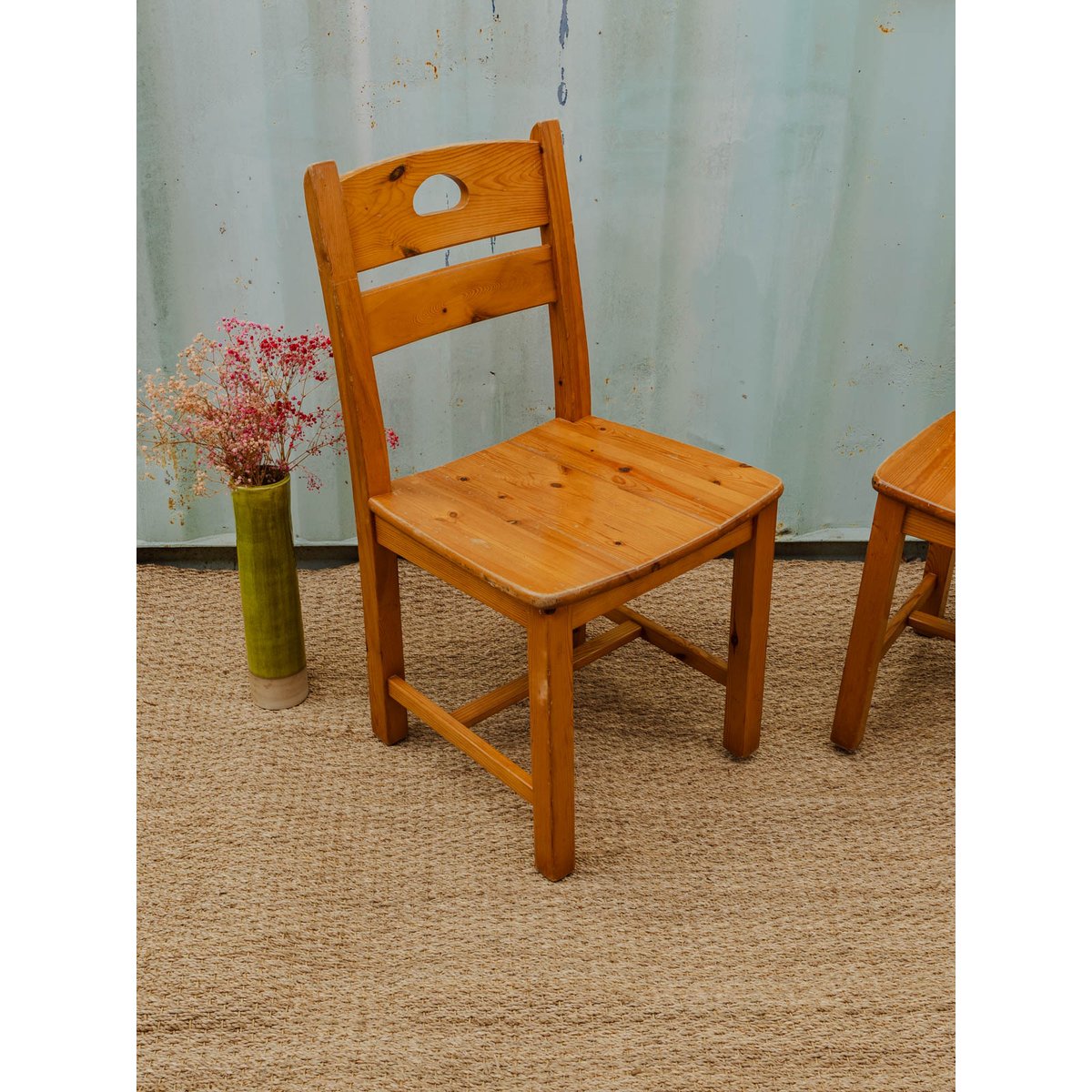 Lot de 2 chaises en bois Claude N°852 - Bon état bois clair, DEBONGOUT