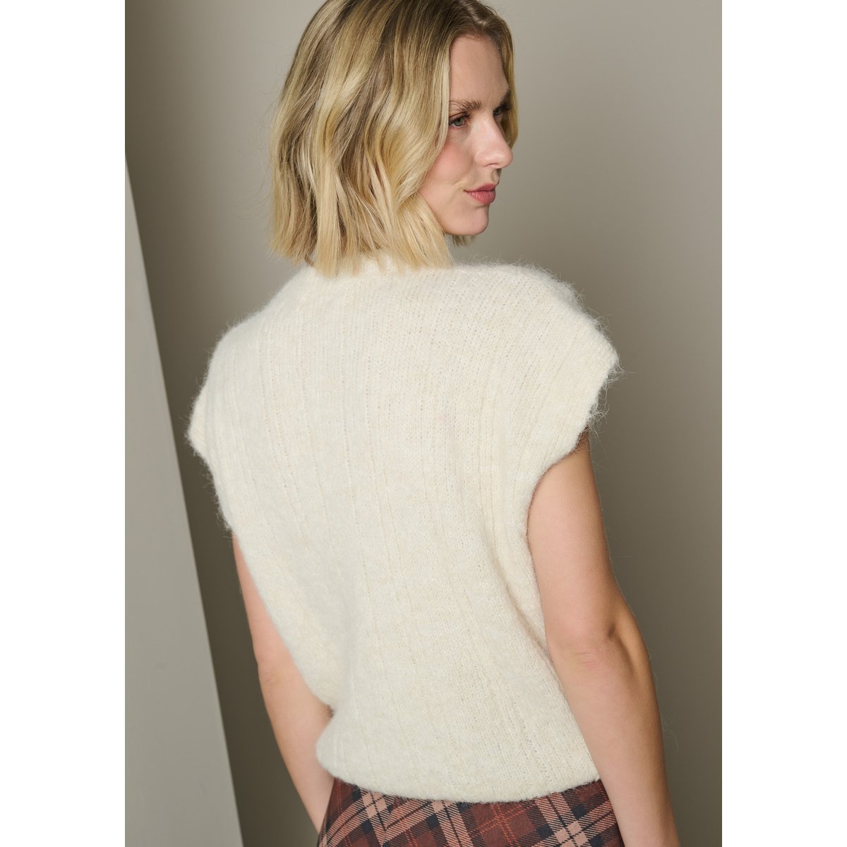 Pull sans manches torsadé blanc vanille, LOLALIZA
