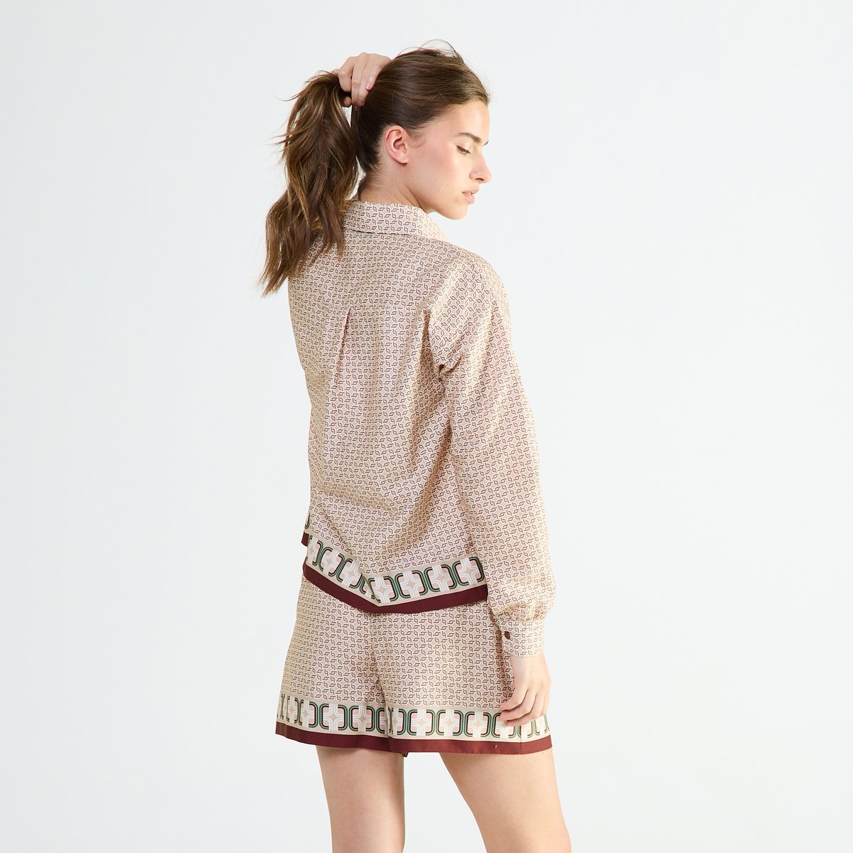Pyjama col classique en satin FASCINANTE beige, LAURENCE TAVERNIER