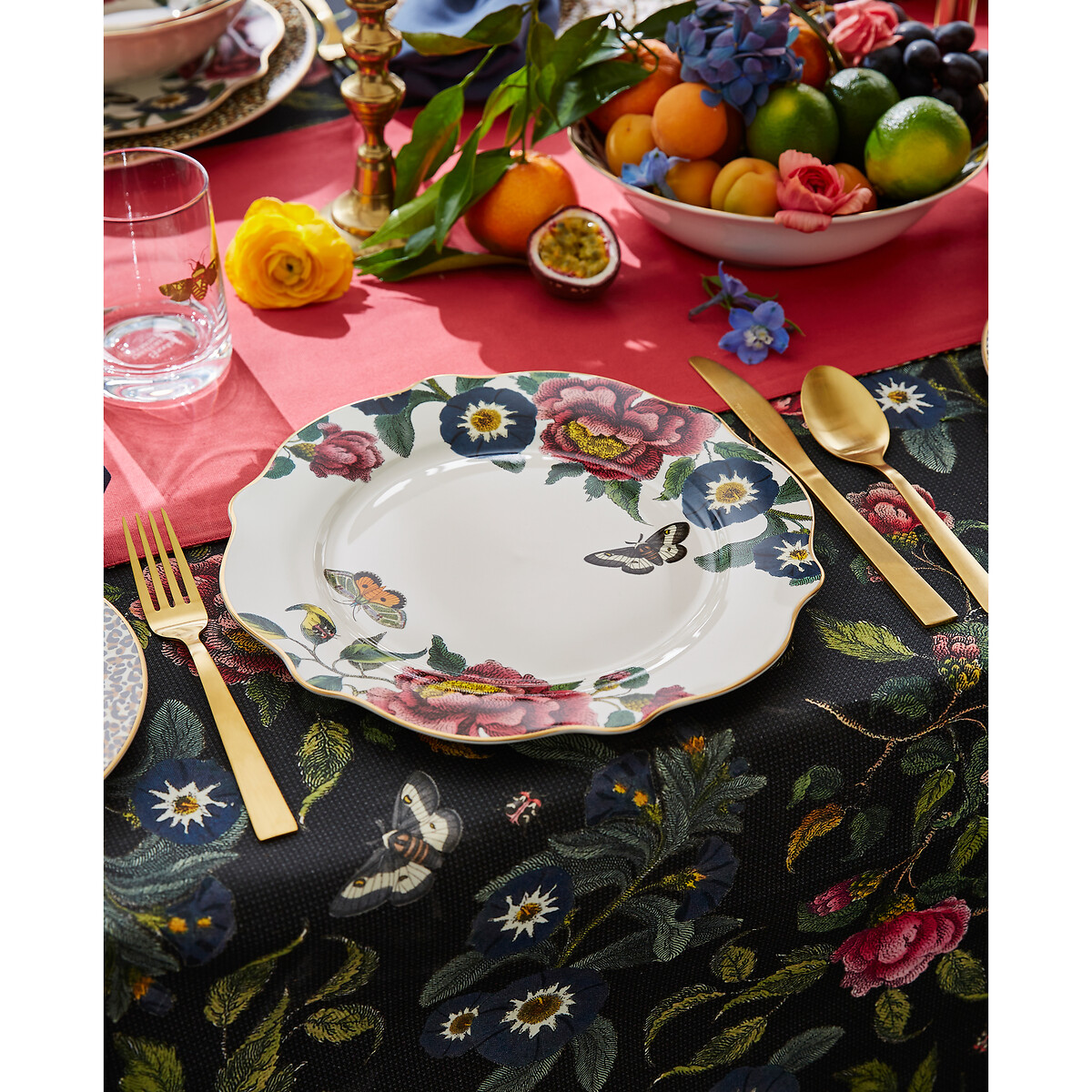Set of 4 Creatures of Curiosity Dinner Plates multi-coloured, SPODE