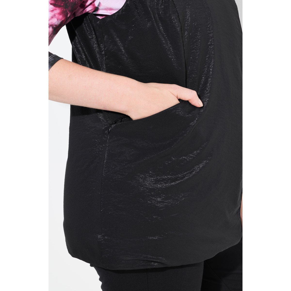 Gilet à fermeture décorée noir, ULLA POPKEN