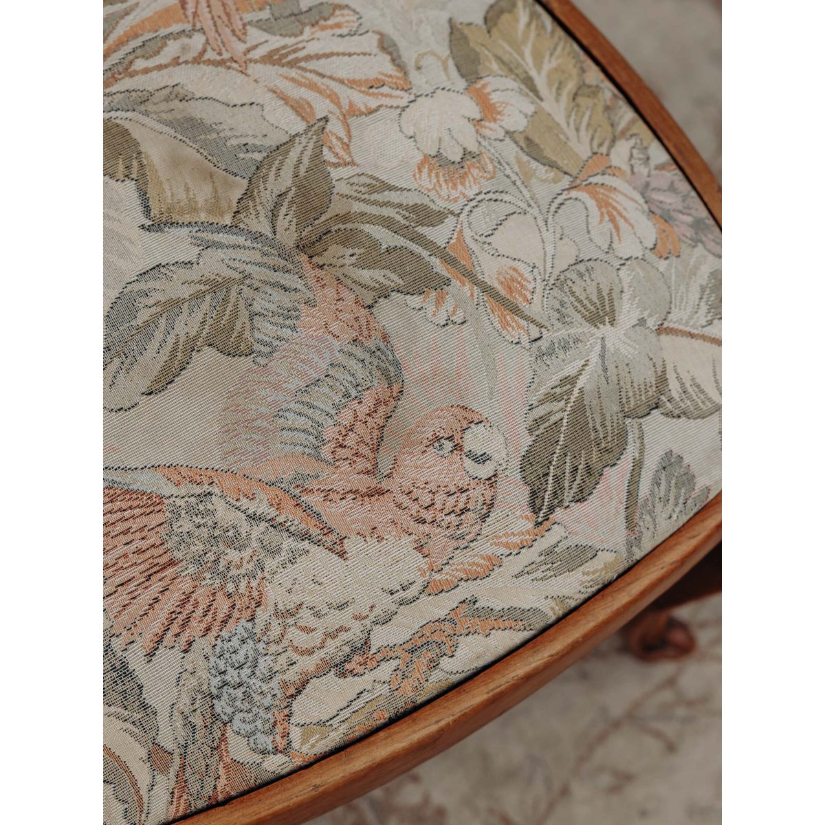 Lot de 4 chaises en bois Claude N°847 - Bon état bois foncé, DEBONGOUT