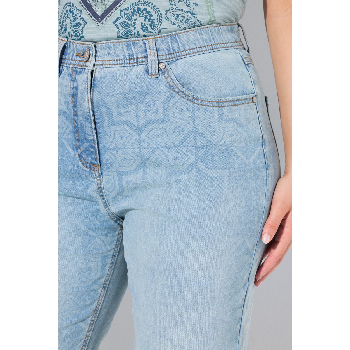 Jean Mom 5 poches, imprimé laser bleu clair, ULLA POPKEN
