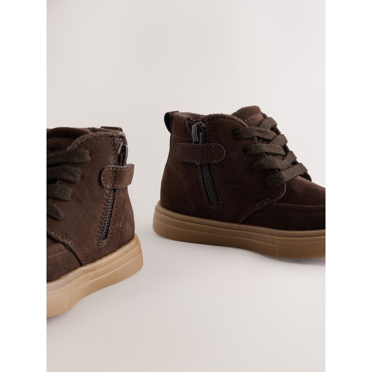 Bottines à lacets et doublure chaude marron chocolat, NEXT