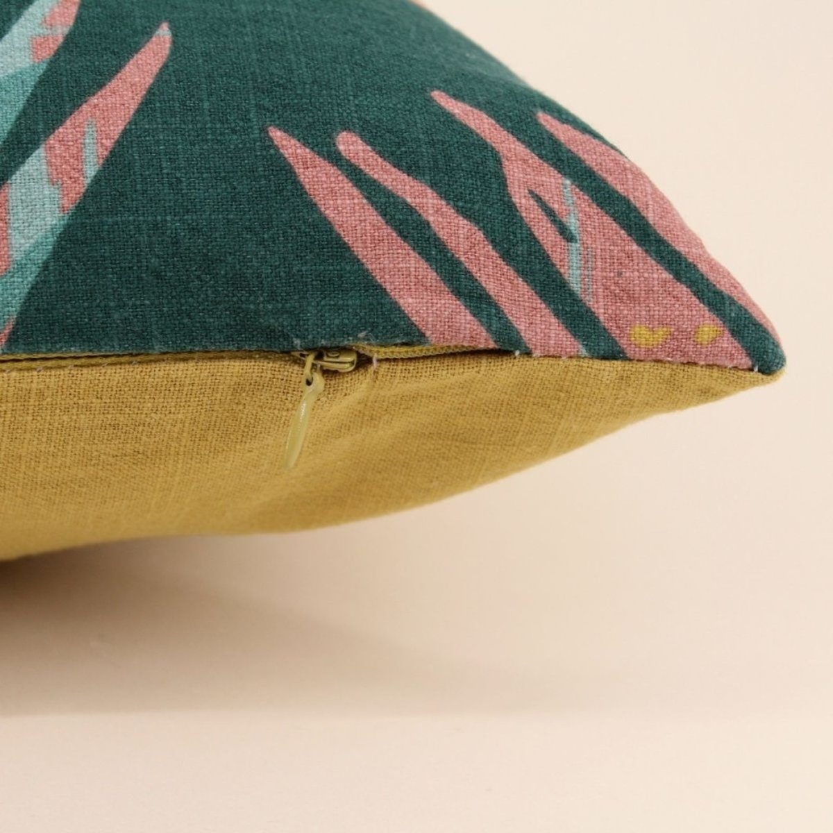 Coussin effet lin motifs feuillage 30x50cm vert, ORNAMI