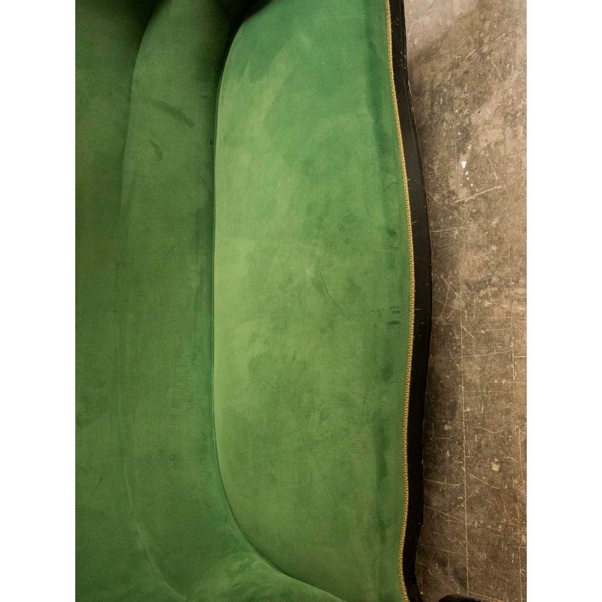 Banquette au style Louis-Philippe en velours retapissé Martine N°57 - Bon état vert foncé, DEBONGOUT