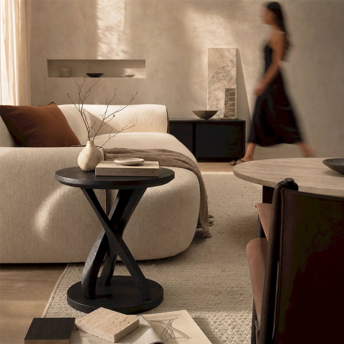 Table d'appoint ronde en manguier VACIO noir, RECOLLECTION
