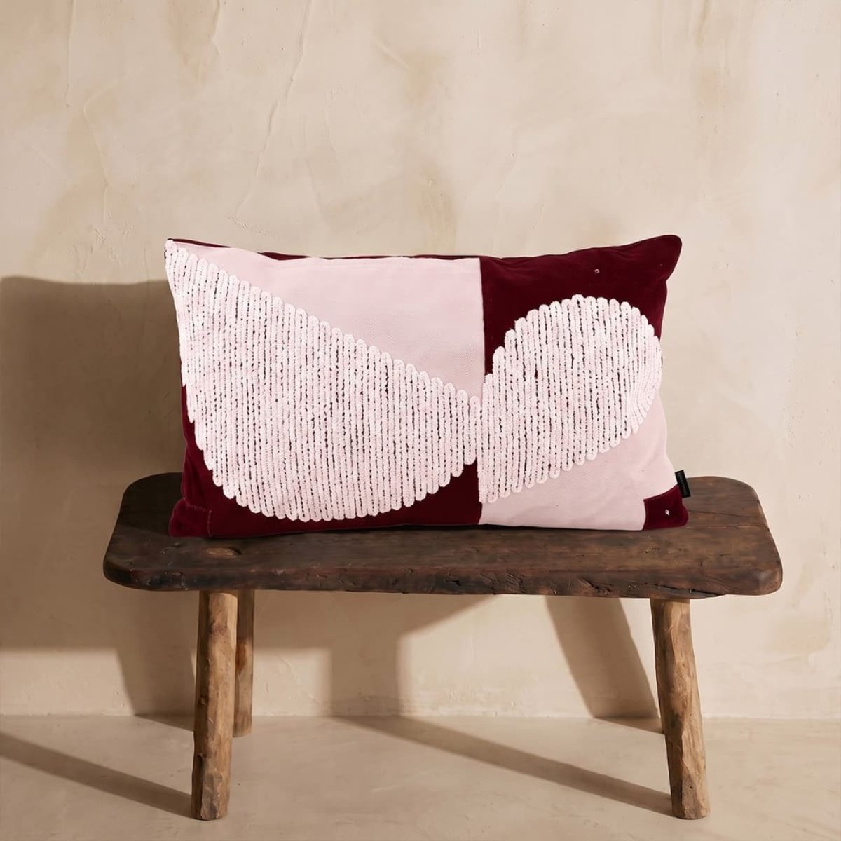 Coussin brodé motifs géométriques 30x50cm bordeaux, ORNAMI