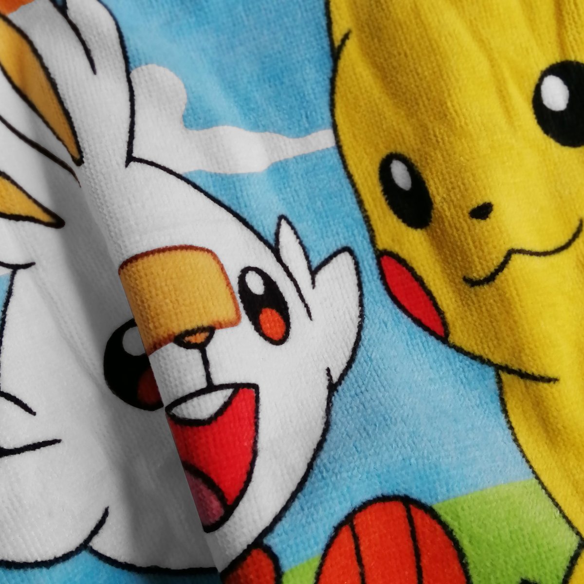 Cape de bain imprimée 100% coton, GRASS bleu ciel, POKEMON