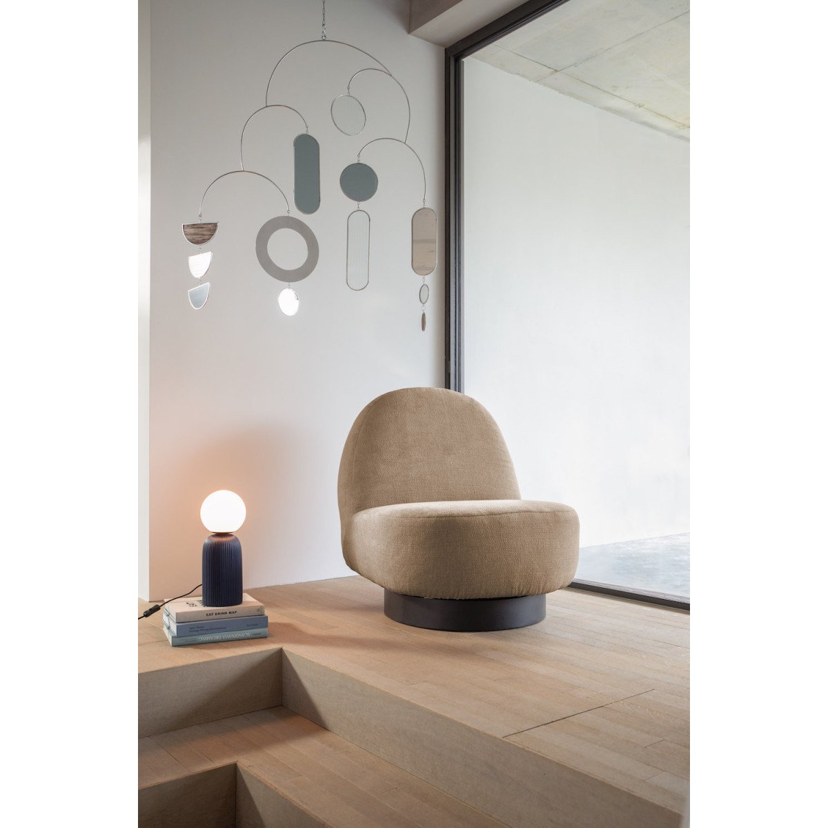 Fauteuil rotatif en tissu doux - EDEN vert, ZUIVER