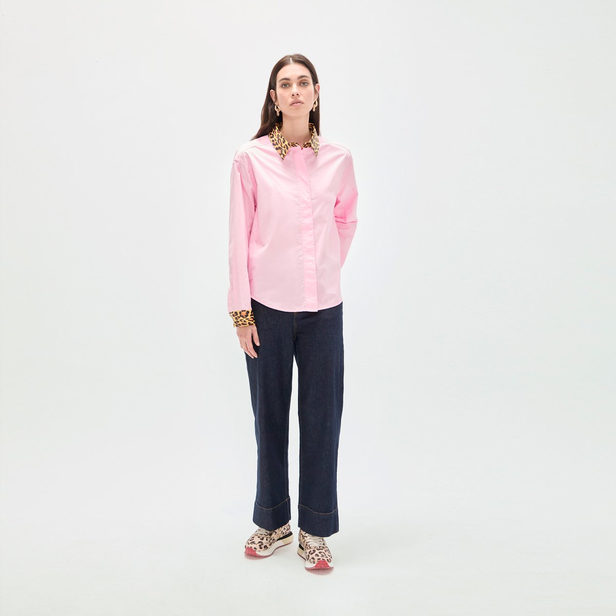 Chemisier à col et manches contrastés imprimés léopard rose, LOLA CASADEMUNT