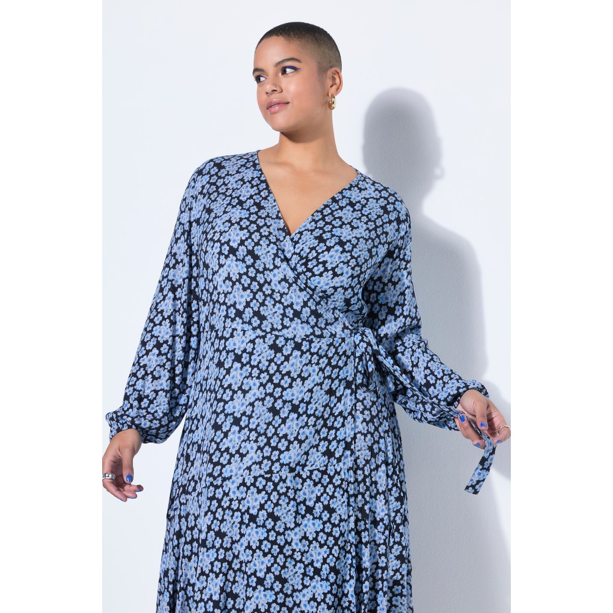 Robe portefeuille maxi, coupe évasée bleu pigeon, STUDIO UNTOLD