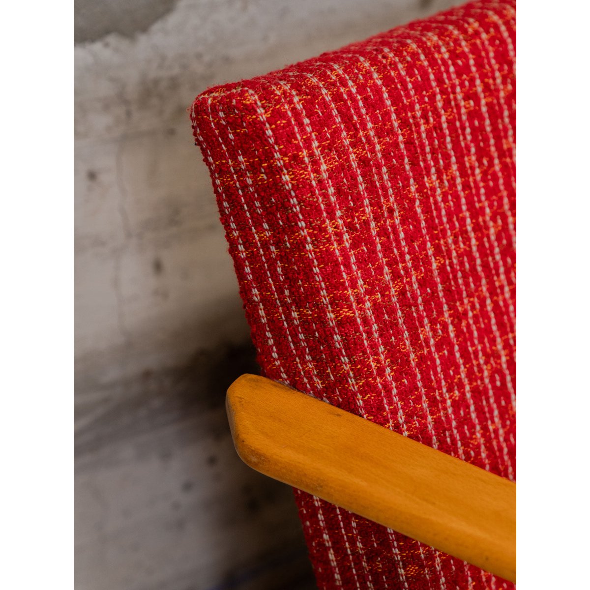 Fauteuil en tweed rouge Jakob N°1243 - Bon état rouge, DEBONGOUT