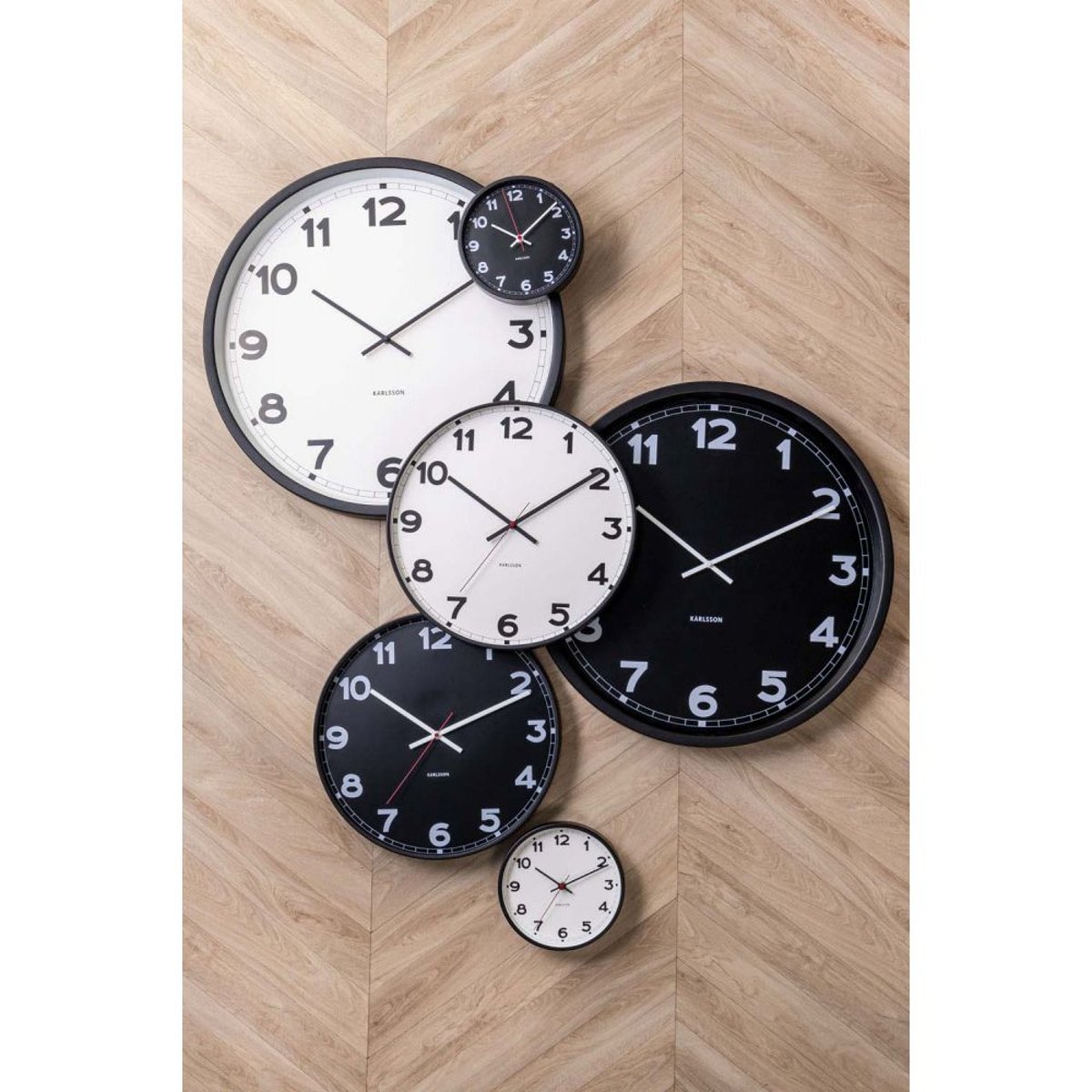 Horloge Murale Le fer NEW CLASSIC blanc, KARLSSON