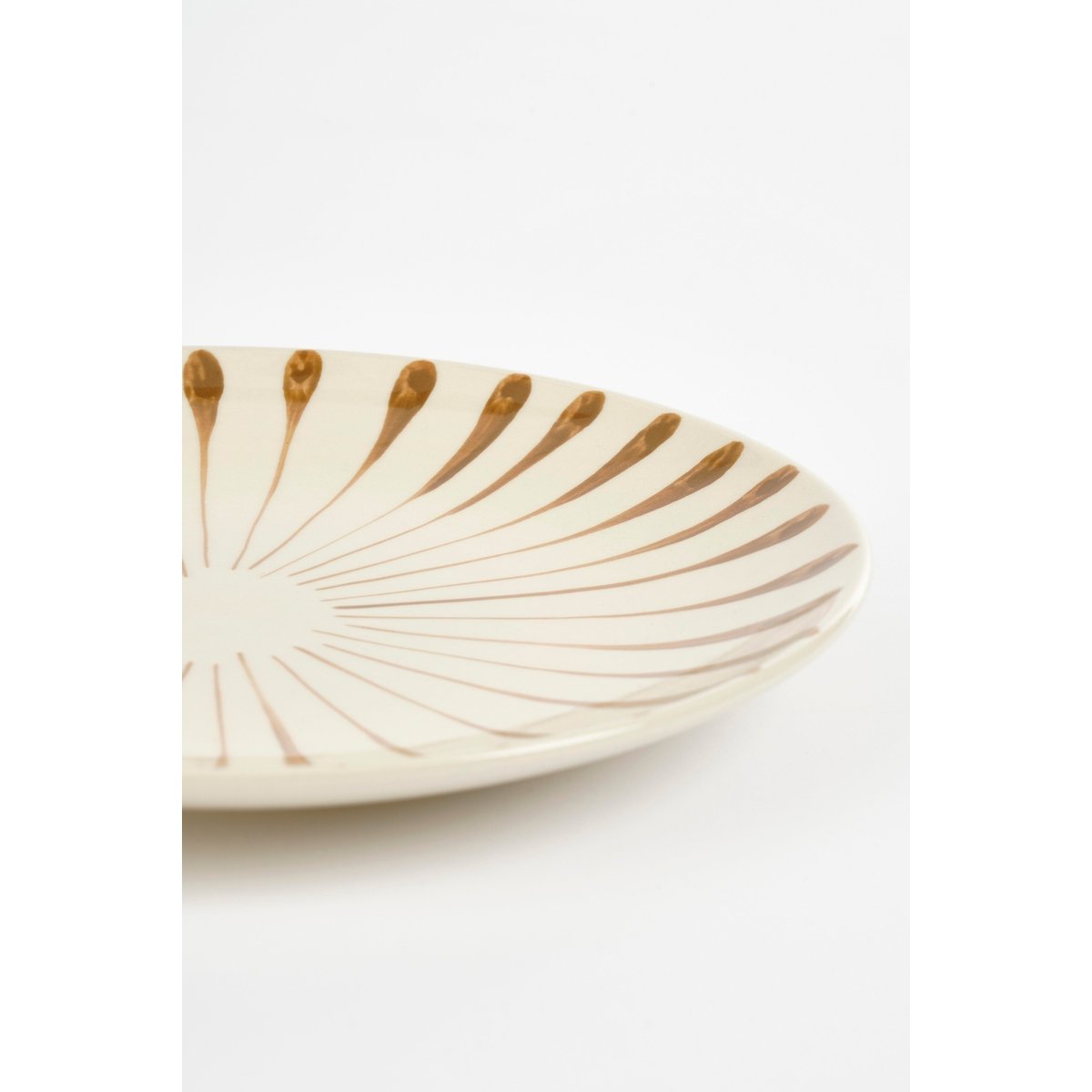Assiette à petit-déjeuner en grès marron D26 brun, MICA DECORATIONS